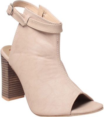 

MSC Women Camel Heels
