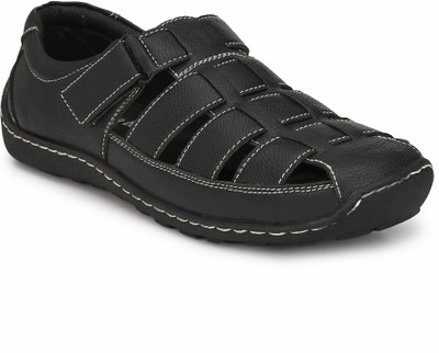 

Shoegaro Men Black Casual