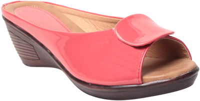 

MSC Women Pink Wedges