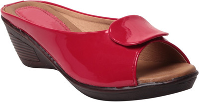 

MSC Women Red Wedges