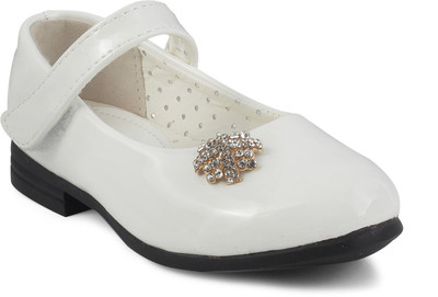 

KITTENS Girls Velcro Ballerinas(White