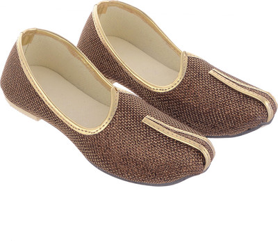 

Little Palz Boys Slip on Jutis(Brown