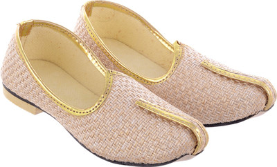 

Little Palz Boys Slip on Jutis(White, Off white