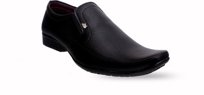 

BENOTA Slip On For Men(Black