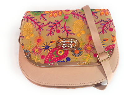 

Unique Fashion Women Evening/Party Multicolor Velvet Sling Bag