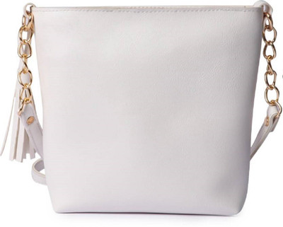 

bandicoot Women Casual, Evening/Party White PU Sling Bag