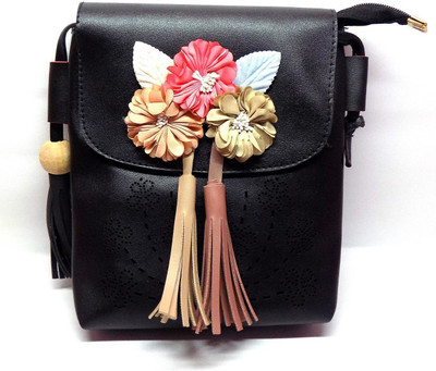 

Ambrosia Women Evening/Party Black Synthetic Leather Sling Bag