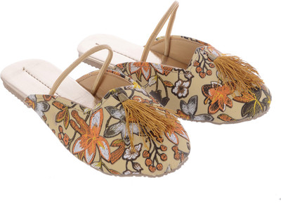 

Little Palz Girls Slip on Sneakers(Multicolor