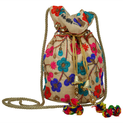 

BMR WOMEN EMBROIDERIED POTLI Potli(Beige)