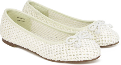 

United Colors of Benetton Girls Slip on Ballerinas(Beige, White