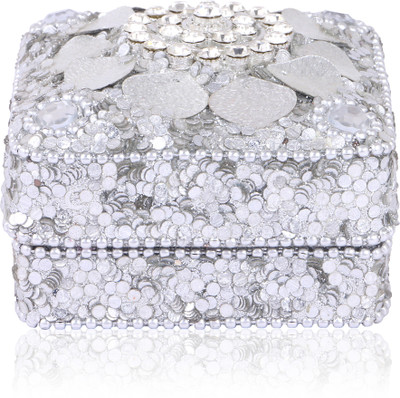 

SAMAA RING-BOX-SQUIRE-SILVER-004 JEWELRY BOX, GIFT PACK Vanity Box(SIRVER)