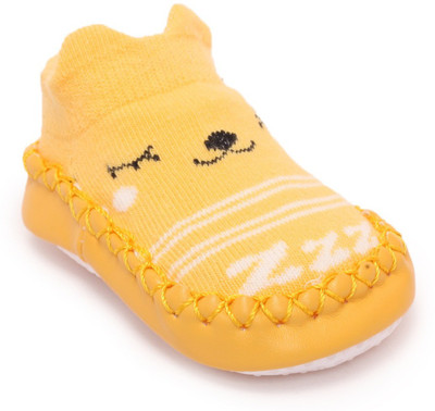 

Kidofash BOOTIES-126-3 Booties(Toe to Heel Length - 14 cm Yellow)