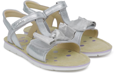 

Clarks Girls Velcro Flats(Silver, Silver leather