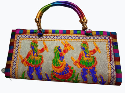

gkarm Casual White Clutch