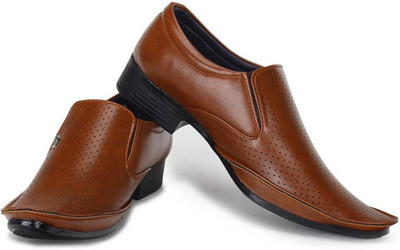 

Crown Sapphire Munich Casuals For Men(Brown, Tan