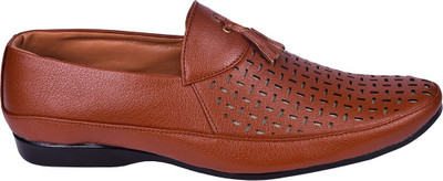 

Aveero Synthetic Leather Stylish Casual Partywear Loafers For Men Loafers For Men(Brown, Tan