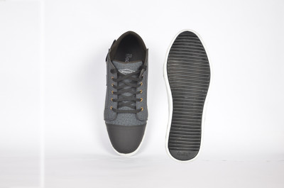 

bodacious Sneakers For Men(Grey, Black mix