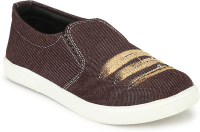 

MORRO Slip On Sneakers For Men(Brown