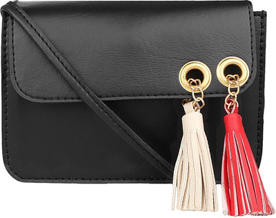 

Yelloe Women Casual Black PU Sling Bag