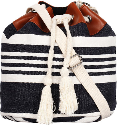 

Vamsum Shoulder Bag(Multicolor)
