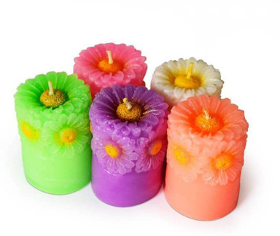 

INDOGIFTS Set of 5 - Sunflower Pillar Candle 7,5 CM(10 ml)