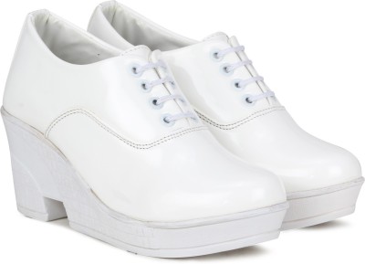 Furiozz Boots For Women(White)