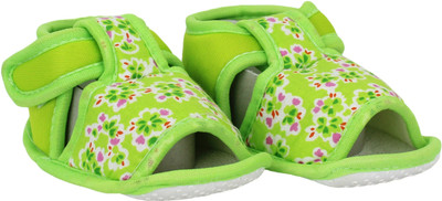 

Neska Moda Floral 6 To 12 Month Baby Booties(Toe to Heel Length - 11 cm Green)