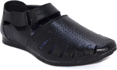 

D'zigners Boys Velcro Flats(Black