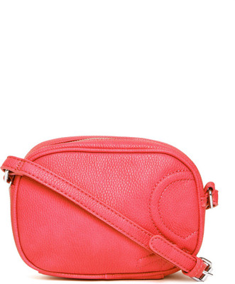

United Colors of Benetton 18A6WBAG5521I Waterproof Multipurpose Bag(Red, 4 inch)