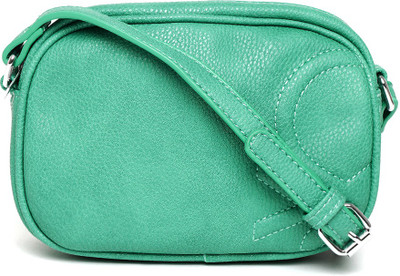 

United Colors of Benetton 18A6WBAG5521I Waterproof Multipurpose Bag(Green, 4 inch)
