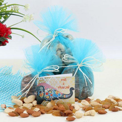 

Ferns N Petals celebration with dry fruits Combo(300 g)