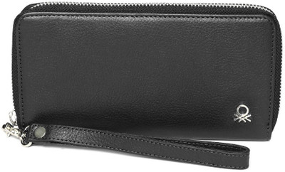 

United Colors of Benetton Women Black Genuine Leather Wallet(3 Card Slots), 902