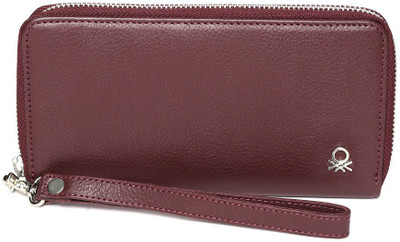 

United Colors of Benetton Women Green Genuine Leather Wallet(3 Card Slots), 903