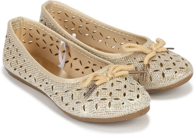 

Poppers by Pantaloons Girls Slip on Ballerinas(Gold