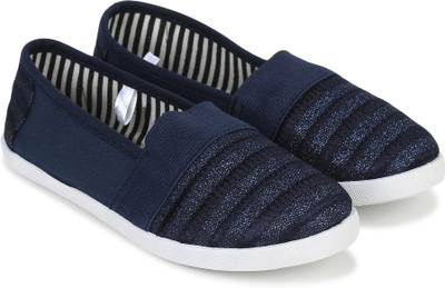 

Poppers by Pantaloons Girls Slip on Sneakers(Dark Blue