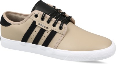 ADIDAS ORIGINALS SEELEY Sneakers For Men(White , 6)