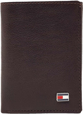 

Wildmount Men Brown Genuine Leather Wallet(8 Card Slots)