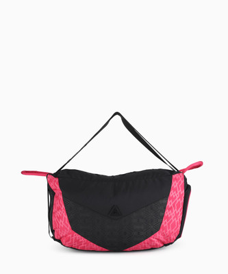 

Fastrack 20 inch/51 cm A0547NBK01 Travel Duffel Bag(Black, Pink)