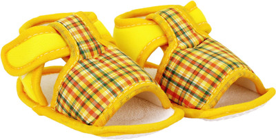 

Neska Moda Checkered 6 To 12 Month Baby Booties(Toe to Heel Length - 11 cm Yellow)