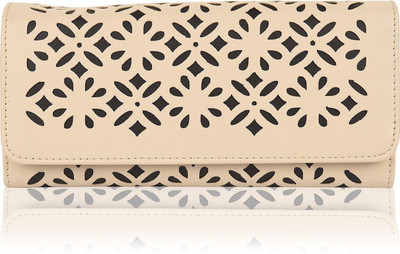

Bellissa Party White Clutch