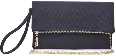 

Urban Expressions Casual Black Clutch