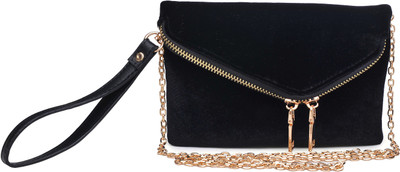 

Urban Expressions Casual Black Clutch