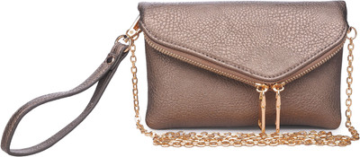

Urban Expressions Casual Silver Clutch