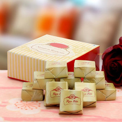

Ferns N Petals rosy delights(400 g, Box)