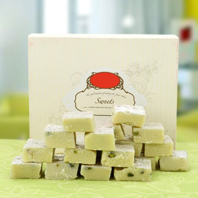 

Ferns N Petals time to celebrate(100 g, Box)