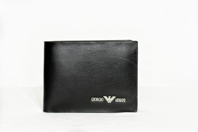 

Giorgio Armani Men Black Genuine Leather Wallet(4 Card Slots)