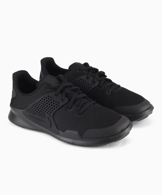 Nike ARROWZ Training & Gym Shoes For Men(Black)