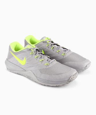 Nike NIKE LUNAR PR Training & Gym Shoes For Men(Grey)