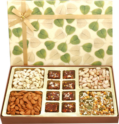

Ghasitaram Gifts Hampers Green Leaf Almonds, Cashews, Pistachios, Roasted Protein Mix and 8 pcs Sugarfree Figs and Dates Bites Combo(6)