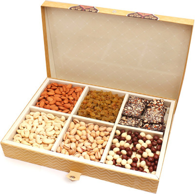 

Ghasitaram Gifts Chocolate Hampers-Gold 6 Print Hamper box with Dryfruits, Nutties and English Brittles Chocolate Hampers 900 gms Combo(7)